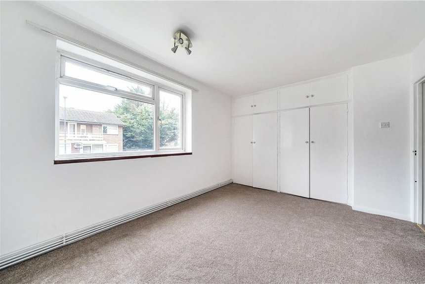 under offer white house drive london 34783 - Gibbs Gillespie