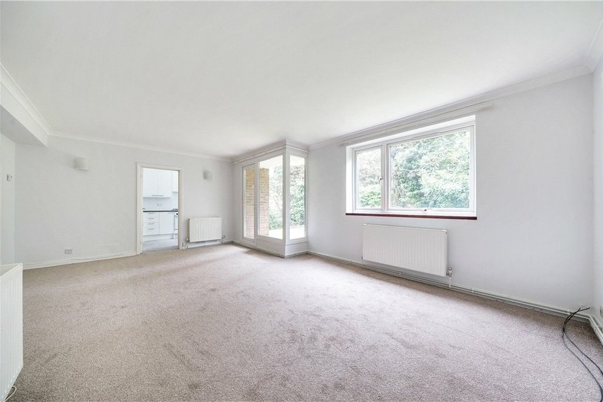 under offer white house drive london 34783 - Gibbs Gillespie