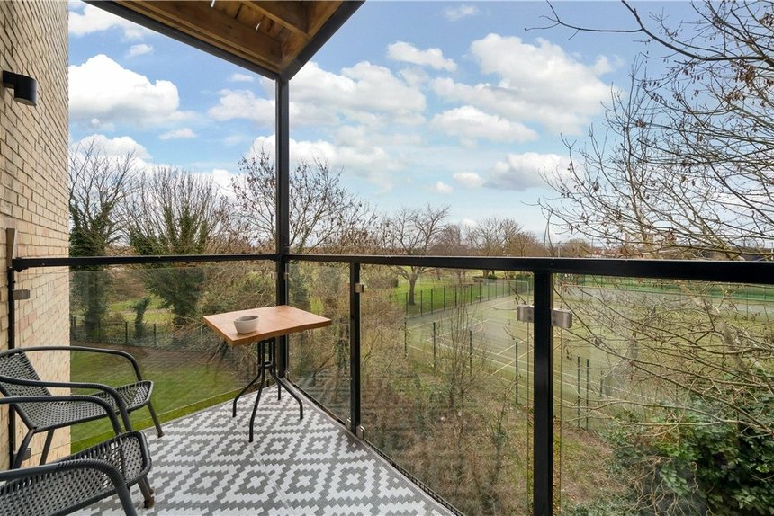 under offer hunting place london 34797 - Gibbs Gillespie