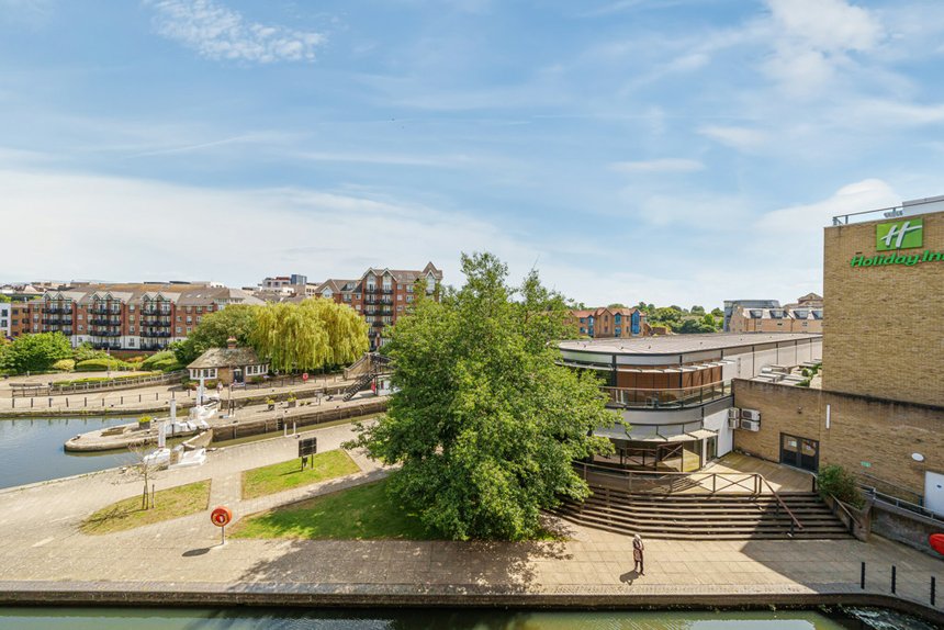 for sale durham wharf drive london 34798 - Gibbs Gillespie