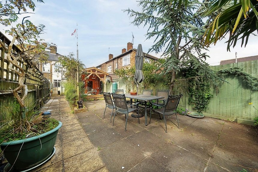 under offer lancaster road london 34804 - Gibbs Gillespie