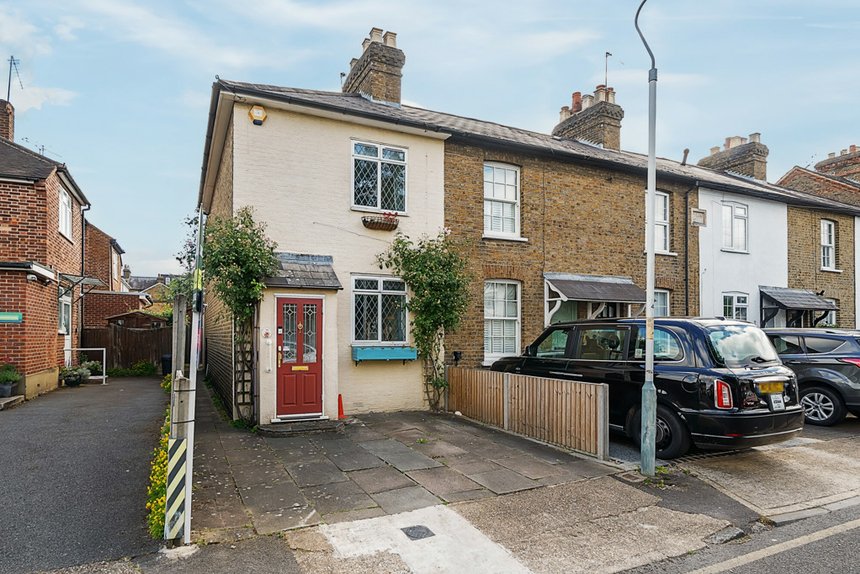 under offer lancaster road london 34804 - Gibbs Gillespie