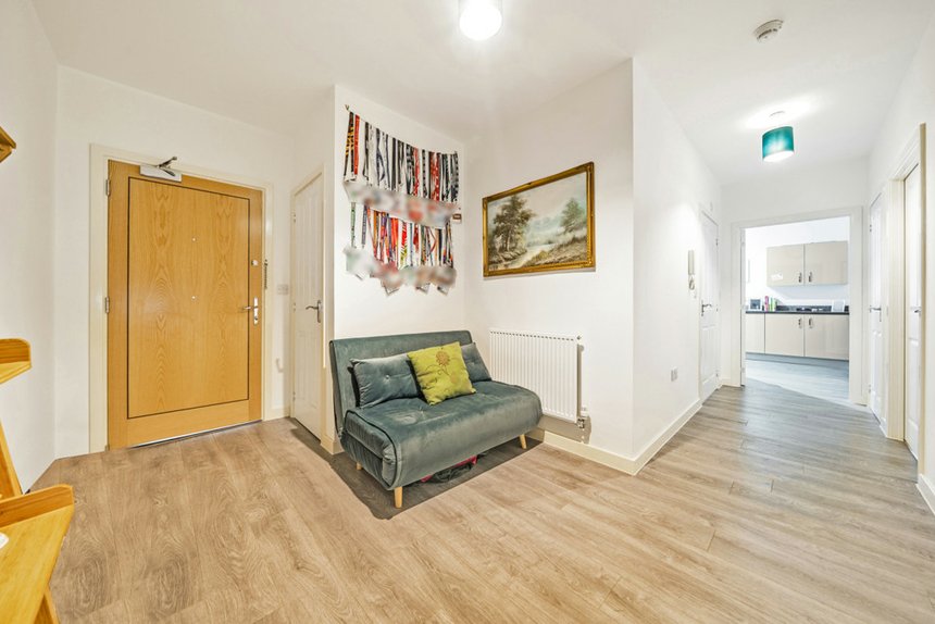 under offer defiant house london 34806 - Gibbs Gillespie