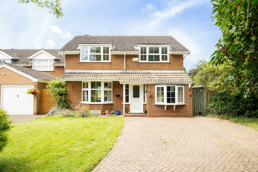 under offer windmill drive london 34813 - Gibbs Gillespie