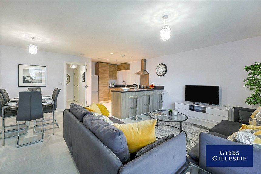 under offer pump house crescent london 34820 - Gibbs Gillespie