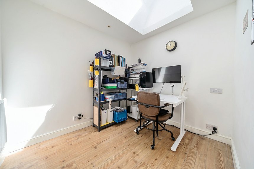 under offer montague road london 34824 - Gibbs Gillespie