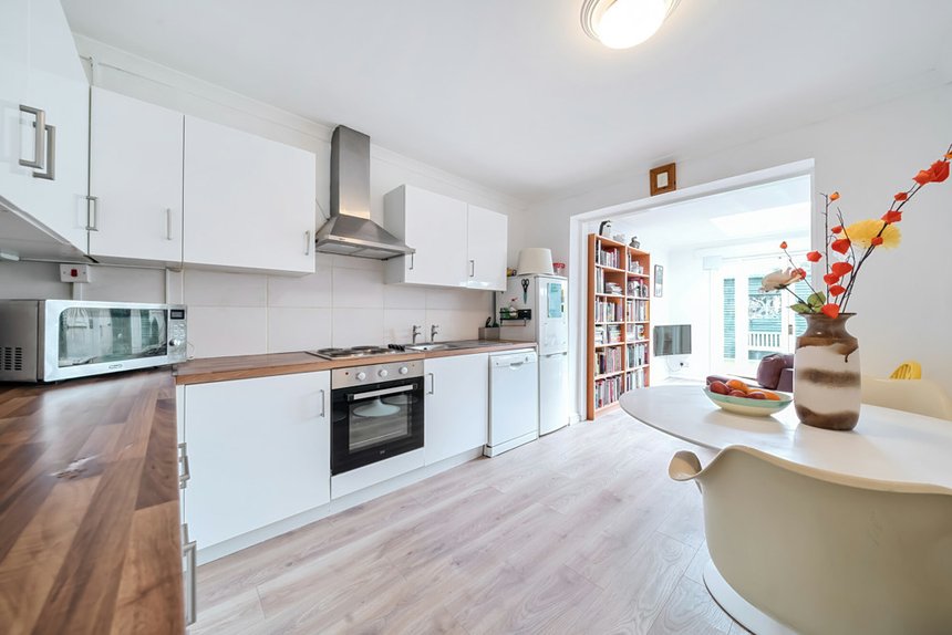 under offer montague road london 34824 - Gibbs Gillespie