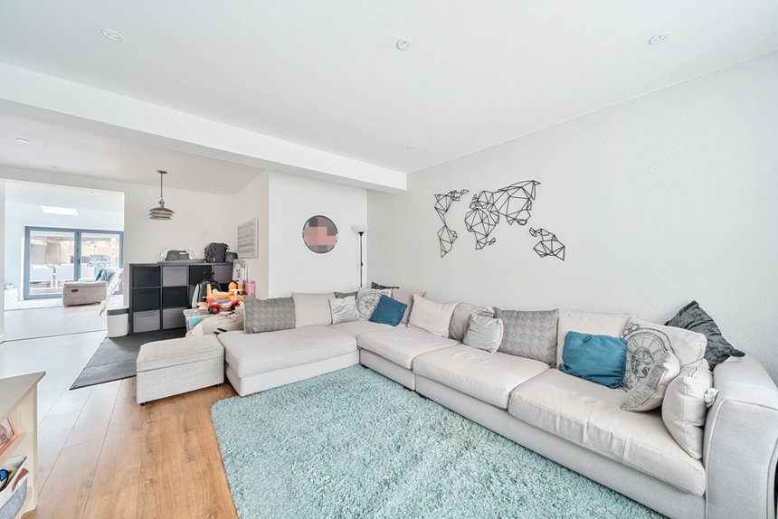 under offer denham way london 34827 - Gibbs Gillespie