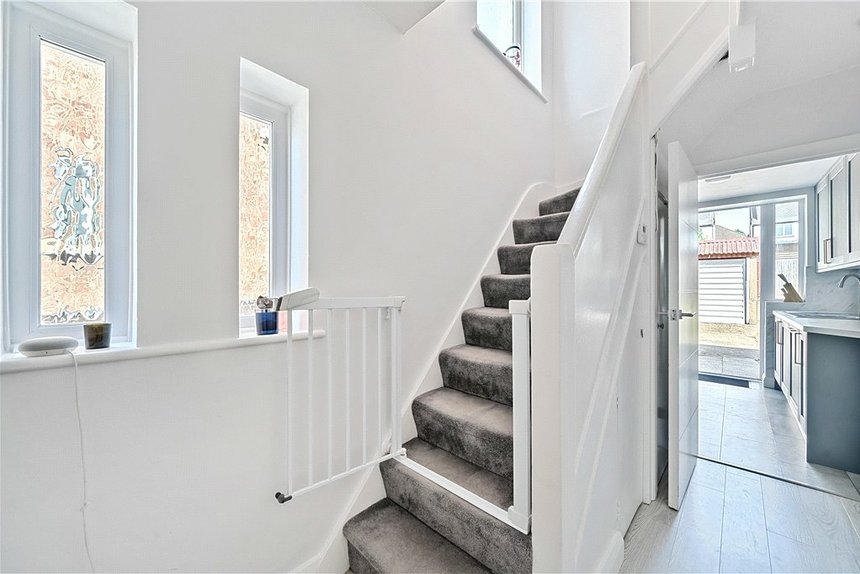 under offer whitegate gardens london 34847 - Gibbs Gillespie