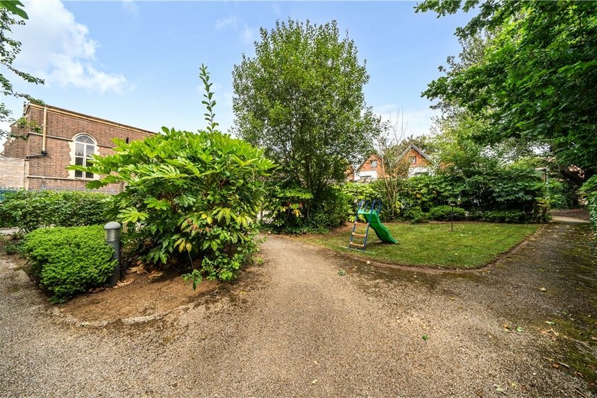 under offer drayton green london 34857 - Gibbs Gillespie