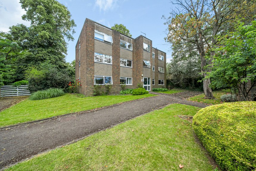 for sale gateway close london 34859 - Gibbs Gillespie