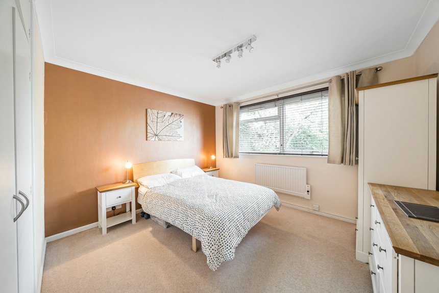 for sale gateway close london 34859 - Gibbs Gillespie