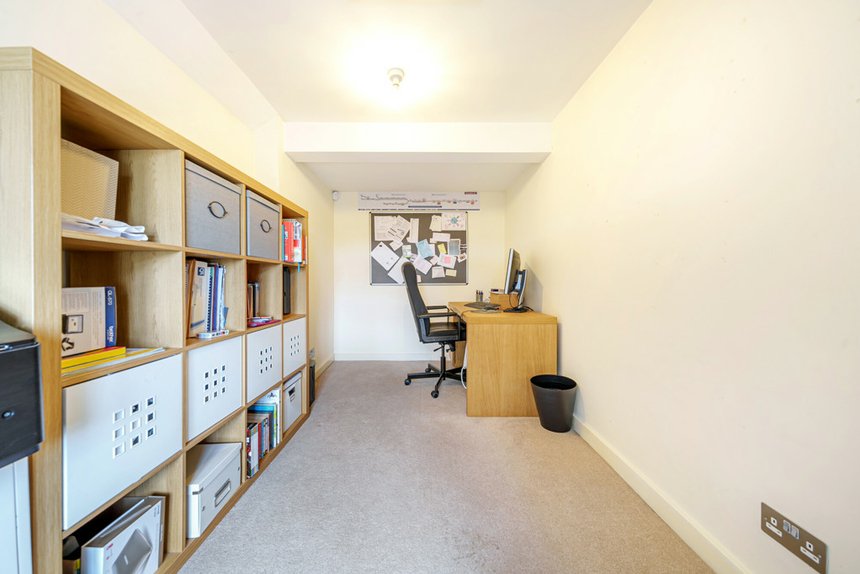 under offer bridge way london 34860 - Gibbs Gillespie