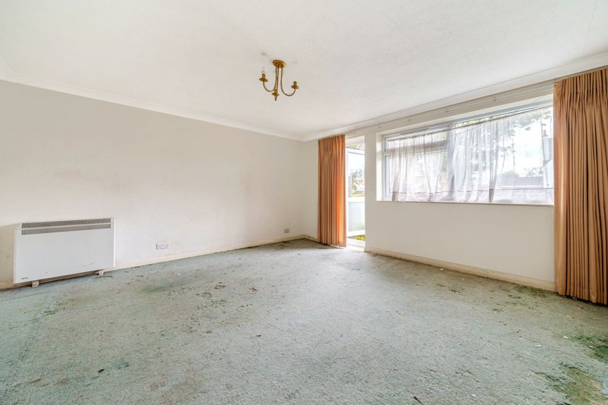 under offer pinner view london 34864 - Gibbs Gillespie