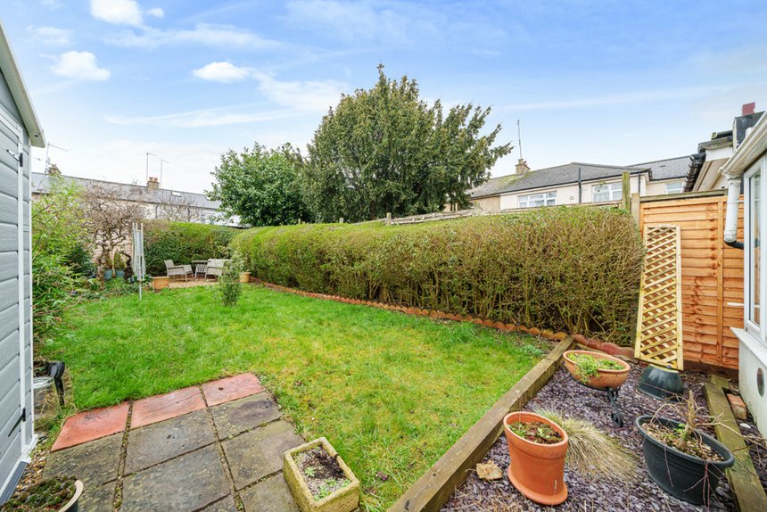 under offer ash grove london 34871 - Gibbs Gillespie