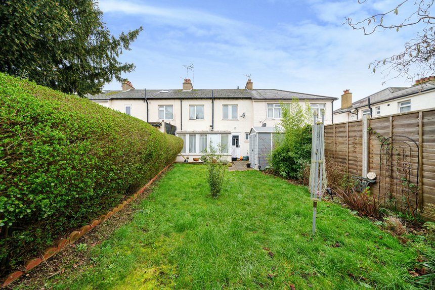 under offer ash grove london 34871 - Gibbs Gillespie