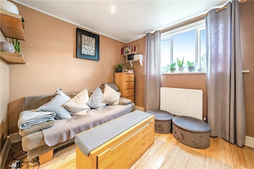 under offer queens walk london 34874 - Gibbs Gillespie