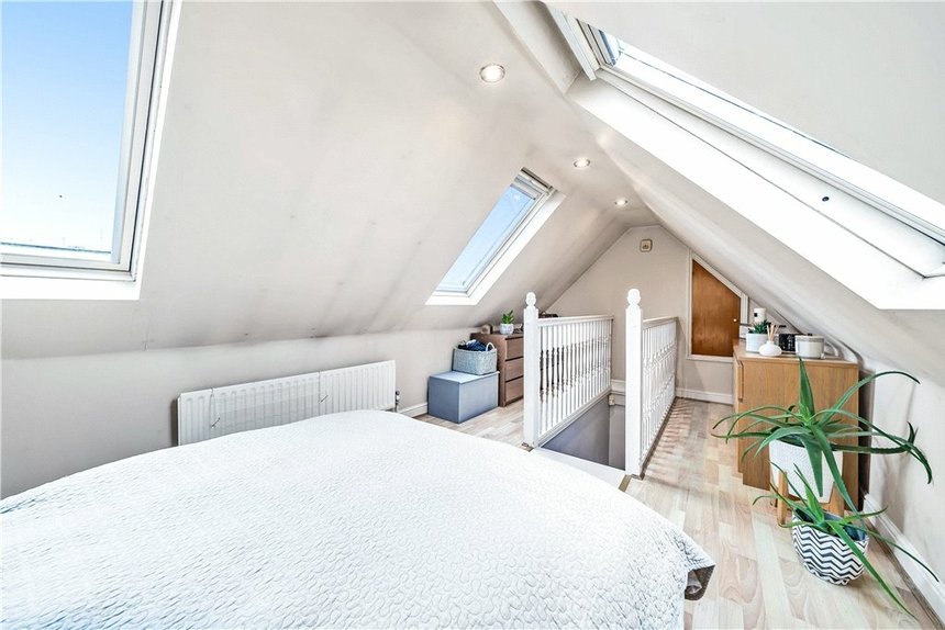 under offer queens walk london 34874 - Gibbs Gillespie