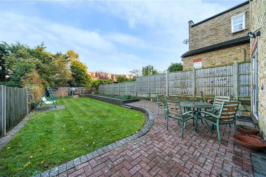 under offer queens walk london 34874 - Gibbs Gillespie