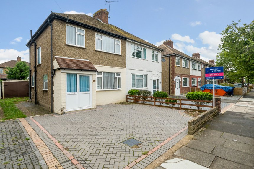 under offer parkfield road london 34895 - Gibbs Gillespie