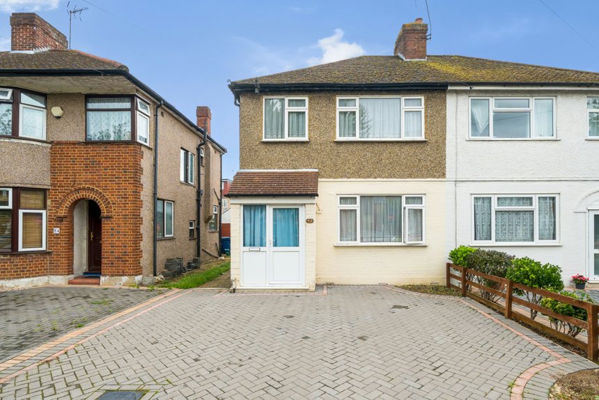 under offer parkfield road london 34895 - Gibbs Gillespie