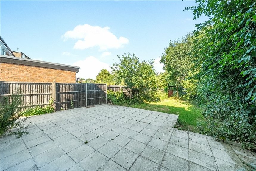 under offer binyon crescent london 34906 - Gibbs Gillespie