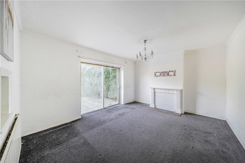 under offer binyon crescent london 34906 - Gibbs Gillespie