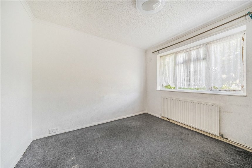 under offer binyon crescent london 34906 - Gibbs Gillespie