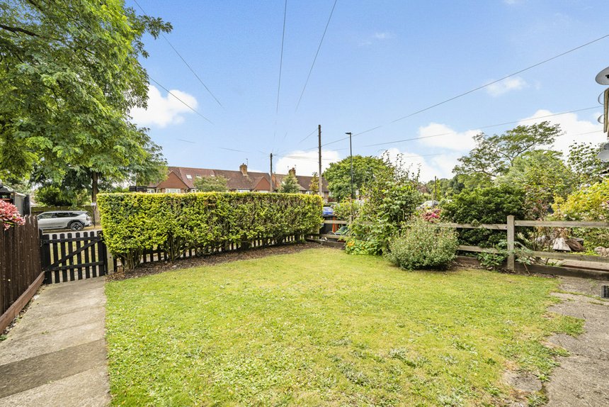 under offer syon lane london 34907 - Gibbs Gillespie