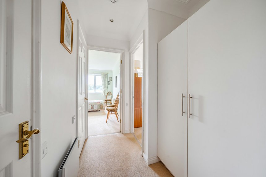 under offer maple court london 34912 - Gibbs Gillespie