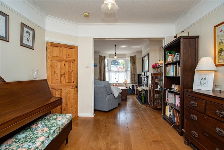 under offer whippendell road london 34921 - Gibbs Gillespie