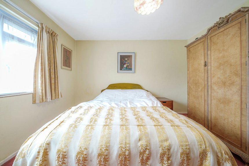 sold southbourne gardens london 34922 - Gibbs Gillespie