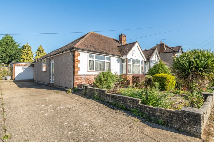 for sale collins drive london 34923 - Gibbs Gillespie