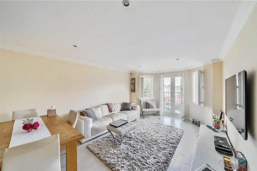 under offer brightwen grove london 34925 - Gibbs Gillespie