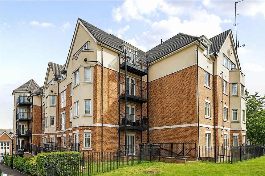 under offer brightwen grove london 34925 - Gibbs Gillespie