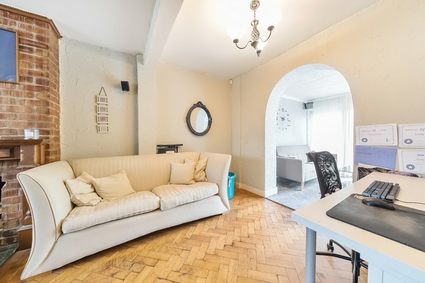 under offer clyfford road london 34934 - Gibbs Gillespie