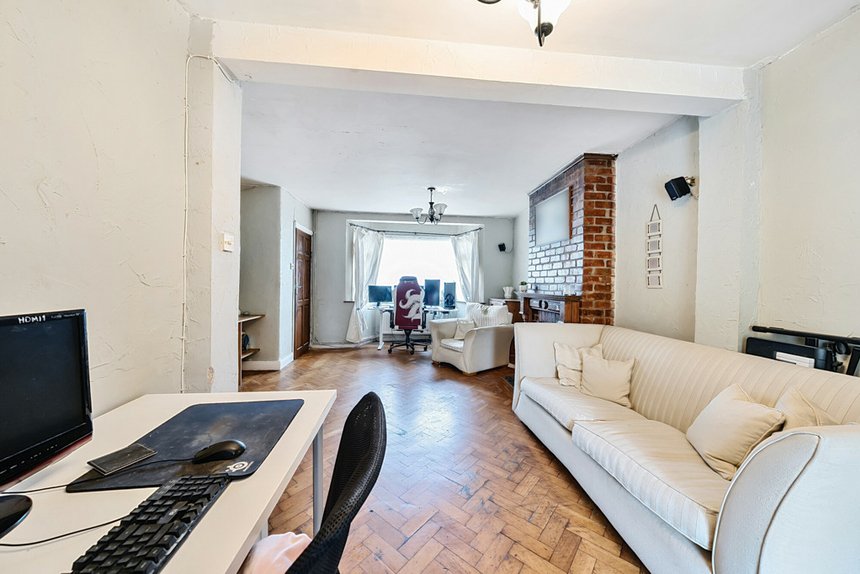 under offer clyfford road london 34934 - Gibbs Gillespie