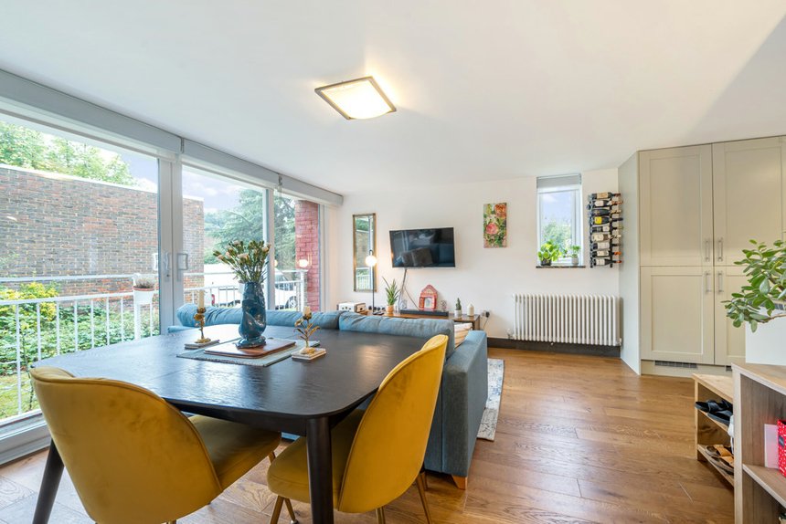 under offer leaf close london 34939 - Gibbs Gillespie