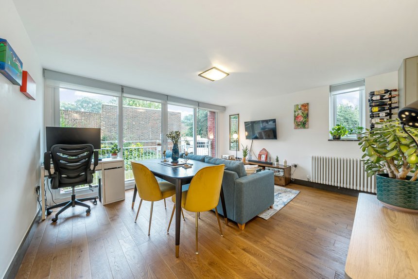 under offer leaf close london 34939 - Gibbs Gillespie