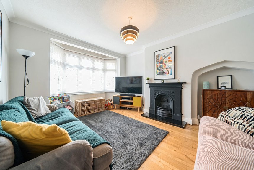 under offer cardinal road london 34946 - Gibbs Gillespie