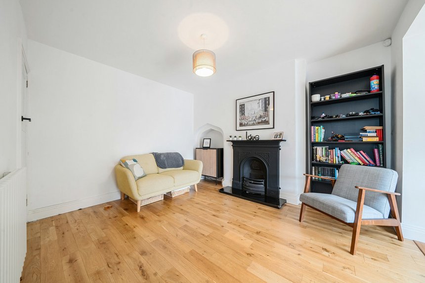 under offer cardinal road london 34946 - Gibbs Gillespie