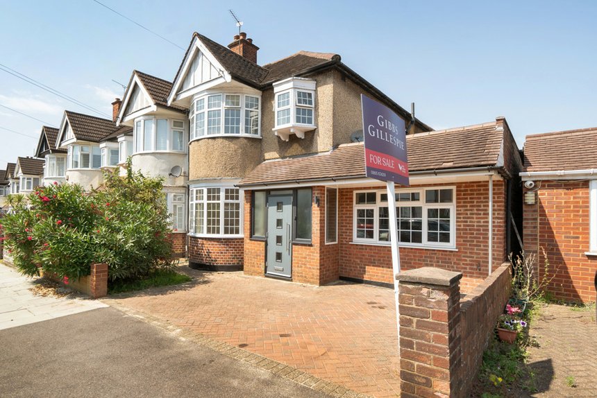 under offer torrington road london 34947 - Gibbs Gillespie