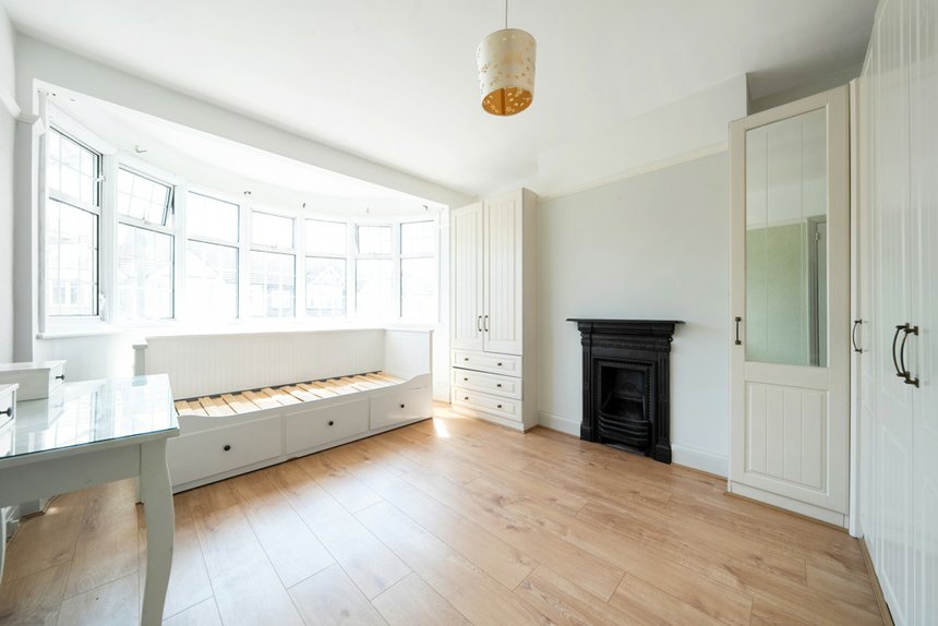 under offer torrington road london 34947 - Gibbs Gillespie