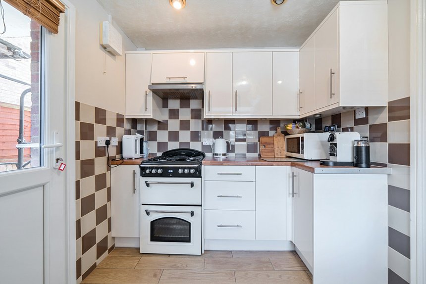 under offer burleigh road london 34948 - Gibbs Gillespie