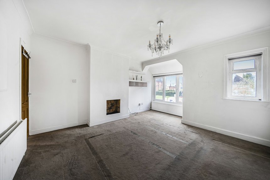 under offer pinner road london 34952 - Gibbs Gillespie