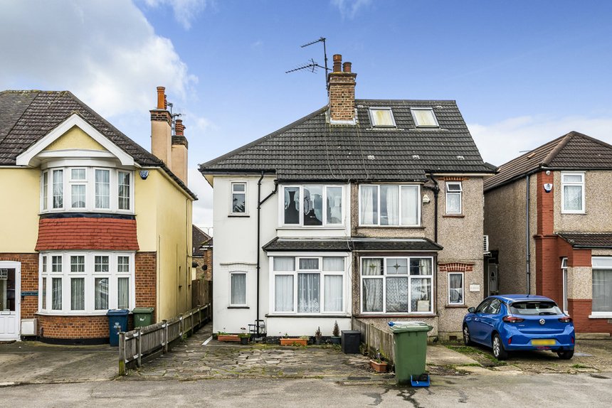 under offer pinner road london 34952 - Gibbs Gillespie