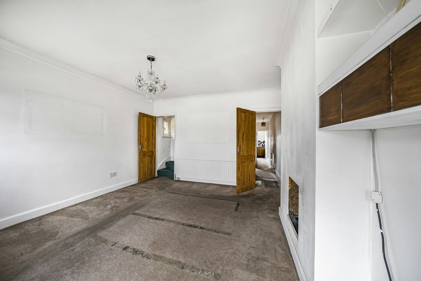 under offer pinner road london 34952 - Gibbs Gillespie