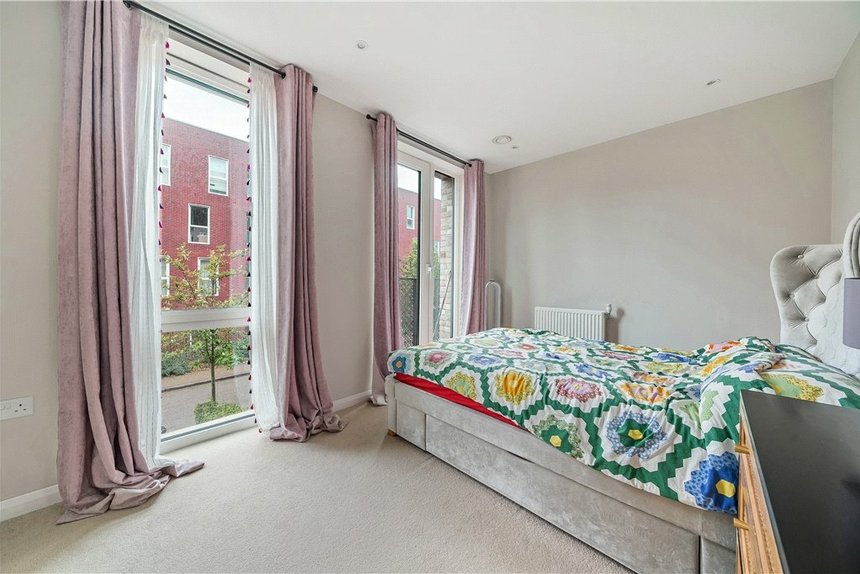 under offer grafham court london 34955 - Gibbs Gillespie