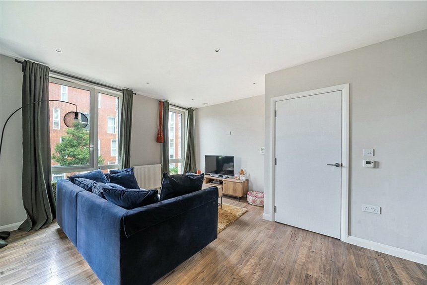 under offer grafham court london 34955 - Gibbs Gillespie