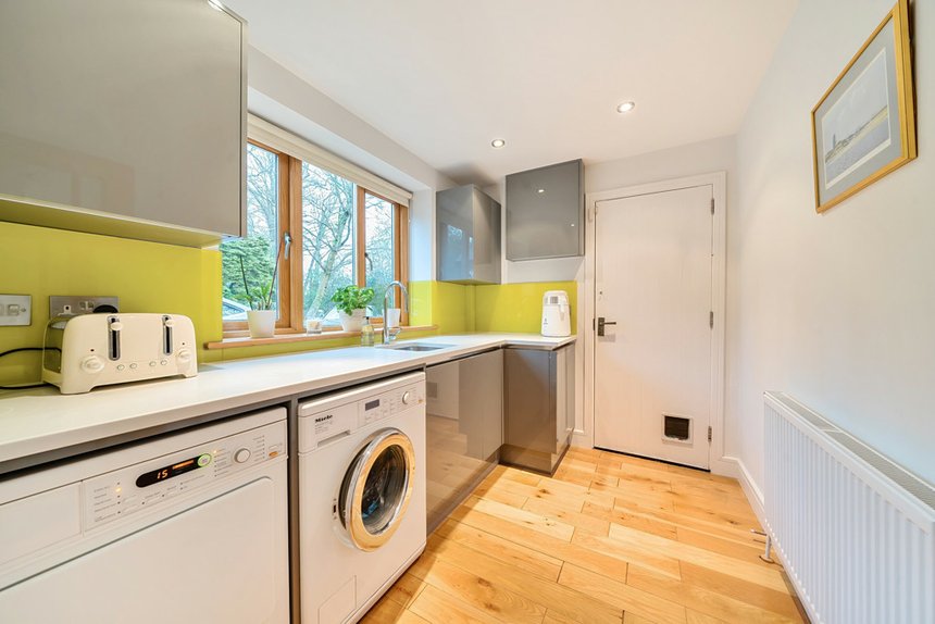 sold ladywood cottage london 34964 - Gibbs Gillespie